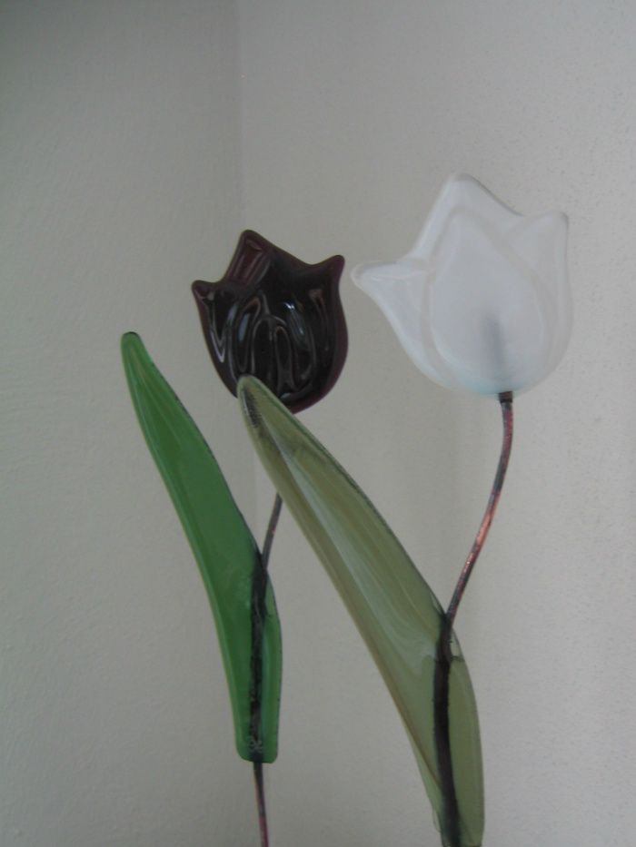 Tulipan på skiferfod
(21 x 10 cm)
Pris: kr. 150,- pr. stk.